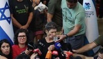 Prežila peklo, väzniteľovi z Hamasu napriek tomu podala ruku. Prepustená rukojemníčka opísala podmienky v zajatí