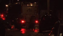 Až 15-krát trestaný muž sa zabarikádoval v dome aj s výbušninou. Policajtom ušiel
