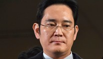 Dediča spoločnosti Samsung zatkli v súvislosti s korupčným škandálom