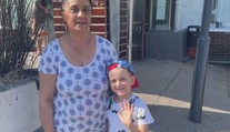Babka odmalička vychováva tri vnúčatá. Teraz hrozí, že rodina skončí na ulici a deti v detskom domove