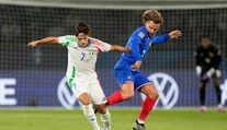Liga národov: Šláger vo francúzskom Parku princov ovládli Taliani. Belgicko dvoma gólmi potiahol De Bruyne