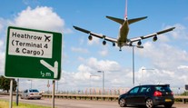Britský parlament schválil rozšírenie londýnskeho letiska Heathrow o novú dráhu