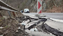 Riziko ďalšieho pádu skál pod Strečnom je stále vysoké, opäť zasadá krízový štáb
