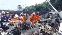 VIDEO: Vojenský výcvik sa skončil tragédiou. Pri zrážke dvoch vrtuľníkov v Malajzii zahynulo desať ľudí