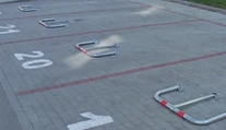 Pod svojimi oknami už nezaparkujú. Pritom si k bytu kupovali aj parkovacie miesto