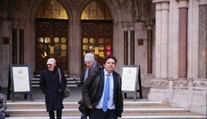 Absurdné: Muž (41) žaluje vlastných rodičov, vyžaduje doživotné výživné