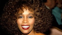Ani po smrti nemá pokoj. Odhalili ďalšie pikantné tajomstvo Whitney Houston