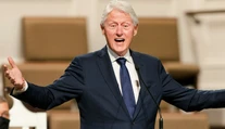 Clinton mal infekciu močového ústrojenstva, čoskoro ho vraj prepustia z nemocnice