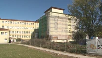 Musia rušiť lôžka a odkladať operácie. V bardejovskej nemocnici pre rekonštrukciu chystajú veľké sťahovanie