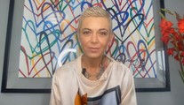 Na Slovensku neznáma, v zahraničí úspešná. Jej výtvory nosí na tele množstvo svetových celebrít