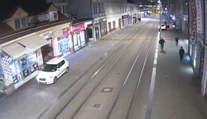 VIDEO: Policajná naháňačka v centre Bratislavy. Po brutálnej bitke útočník utekal z miesta činu