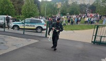 Vyhrážky útokmi na školách vyšetrujú ako terorizmus, páchateľovi hrozí až doživotie