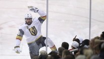 Alex Tuch podpísal s Vegas Golden Knights nový dlhoročný kontrakt