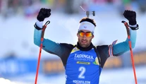 Suverénnym víťazom mužskej stíhačky v Hochfilzene sa stal Martin Fourcade