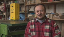 Napriek ťažkému osudu na vozíku pomáha chorej manželke aj iným. Otec roka 2014 je hrdinom aj teraz