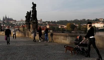 Českí poslanci žiadajú zásadné obmedzenie počtu ruských diplomatov