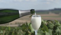 Rusi si privlastnili šampanské. Francúzskym výrobcom obľúbeného nápoja padla sánka