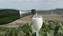 Rusi si privlastnili šampanské. Francúzskym výrobcom obľúbeného nápoja padla sánka