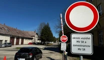 Veľká policajná akcia v budove ministerstva vnútra v Žiline, zadržali štyroch policajtov