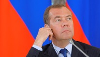 Nečakané zistenie. Ruský exprezident Medvedev útočí na Západ a Kyjev vždy, keď dostane špeciálnu zásielku