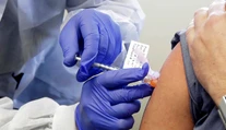 Muž sa vo veľmi krátkom čase nechal päťkrát zaočkovať proti covidu. Mal na to prefíkaný plán