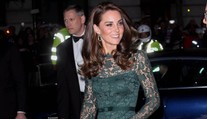 Kate Middleton ozdobou galavečera. Prekvapila cenou kabelky
