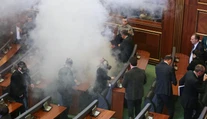 Kosovo: Ďalší útok slzotvorným plynom v parlamente