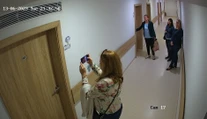 Príbuzní klientov Alzheimercentra sú pobúrení. Po divnej kontrole zvažujú odchod zo zariadenia