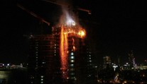 Desivý požiar mrakodrapu vo Varšave: Horelo od 27. po 32. poschodie