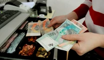 Sedem rokov eura. Slováci stále nevrátili viac ako 2 miliardy korún