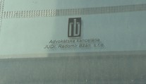 Kancelária advokáta Bžána sa sťažuje na ústavnom súde pre blokované peniaze od štátu