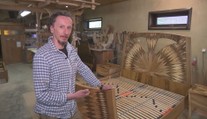 Spojil nábytok a umenie. Slavomír vytvára jedinečné postele, ktoré nikde inde na svete nenájdete