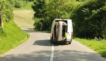 Ďalšia rarita na našich cestách: Po doubledeckeri zaujala šoférov aj políciu „matrioška"