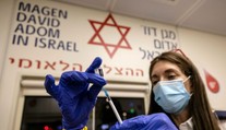 Izrael začne očkovať proti covidu štvrtou dávkou vakcíny