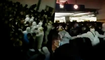 VIDEO: Na letisku v Šanghaji pre testovanie zavládol chaos. Televízia situáciu vykreslila úplne inak