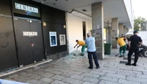Dráma v chorvátskom Splite: Desiatky turistov pred nočným klubom zasypalo sklo, hlásia zranených