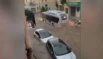VIDEO: Francúzske mesto Cannes zasiahla prívalová povodeň. Brala so sebou všetko, čo jej prišlo do cesty
