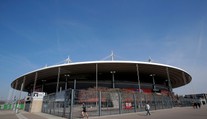 Na štadióne Stade de France našli podozrivý balíček