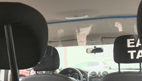 Naši taxikári sa inšpirovali zahraničím, ako voziť ľudí. Ich nápad narazil na opatrenia