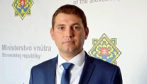Bývalý šéf policajnej inšpekcie Szabó mieri na slobodu, podpísal dohodu o vine a treste