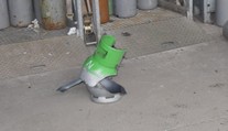 Mužom v Zavare vybuchla v rukách plynová bomba. S vážnymi zraneniami skončili v nemocnici