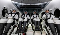 Astronauti sa po piatich mesiacoch vrátili z ISS na Zem
