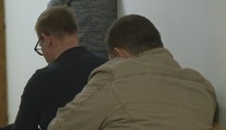 Od mužov vylákali intímne fotky, potom ich vydierali. Osem obvinených spoznalo tresty