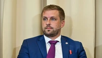 Pellegrini vo štvrtok prijme Dolinkovej demisiu. Prezident zároveň vymenuje za ministra Šaška