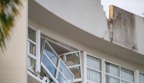 Na strechu známeho hotela v Austrálii spadol vrtuľník, pilot zahynul