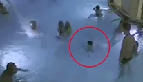 Hrôzostrašný moment. Chlapec (5) sa začal topiť v bazéne a nikto si to nevšimol