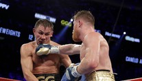 Brutálny súboj o šampióna strednej váhy: Víťazmi sa stali obaja súperi!