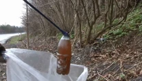 Fľaše s močom smrdia okolo ciest: Zrejme kamionistom chýbajú toalety