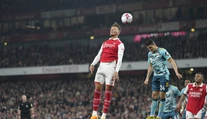 Rúca sa to ako domček z karát. Arsenal doma opäť stratil a nádeje na titul blednú