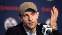 O jeho klubovej budúcnosti sa už vedú debaty, hviezda NHL urobila dôležitý životný krok